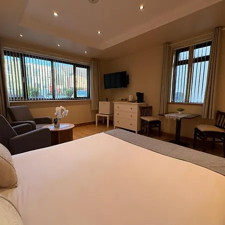 Feeney's Audubon Bed & Breakfast